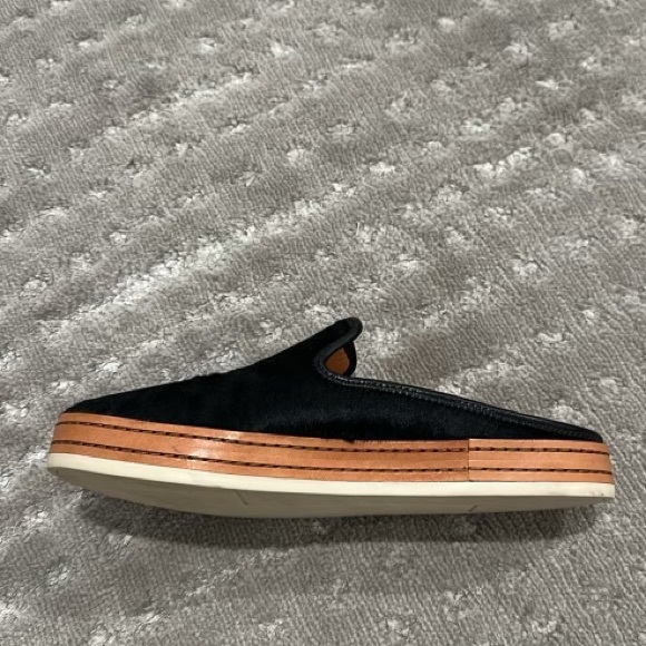 Vince Camuto Slip-on Black Cowhide Leather Mules - Picture 3 of 7